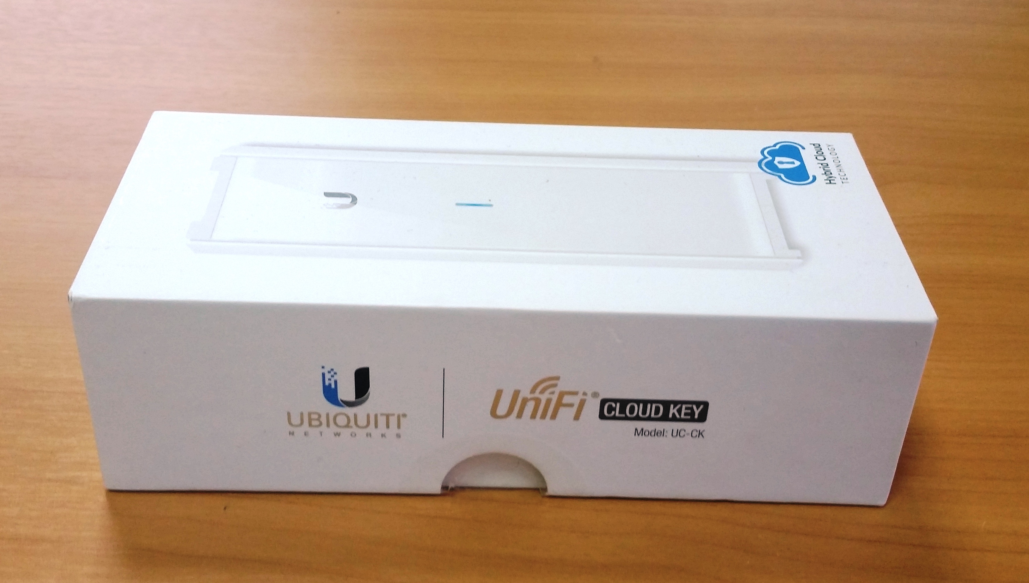 UNIFI cloud Key UC-CK. UNIFI cloud Key gen2. Коробки KDC цвет белый. UNIFI UC-CK inside.