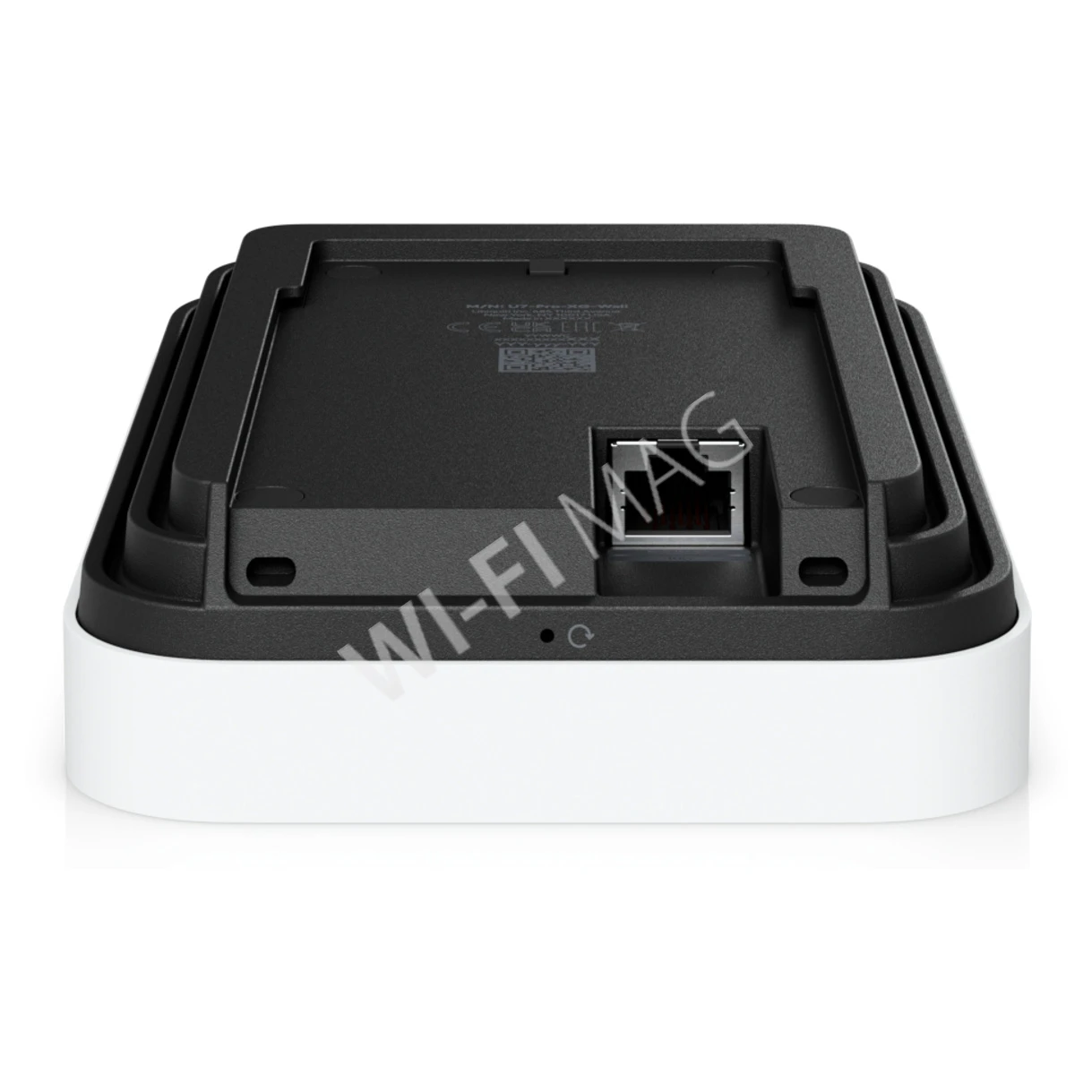 Ubiquiti U7 Pro XG Wall, трехдиапазонная настенная точка доступа Wi-Fi 7 с 6 пространственными потоками