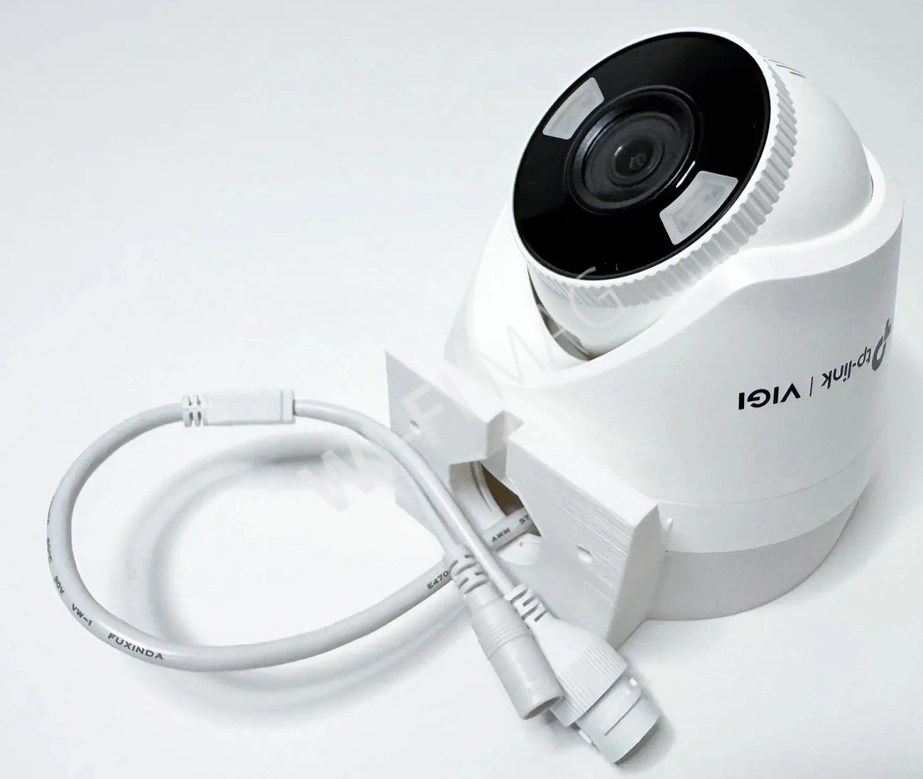 TP-Link D-VIGIC4XL-C, настенное крепление для камер VIGI C400/C420/C430/450
